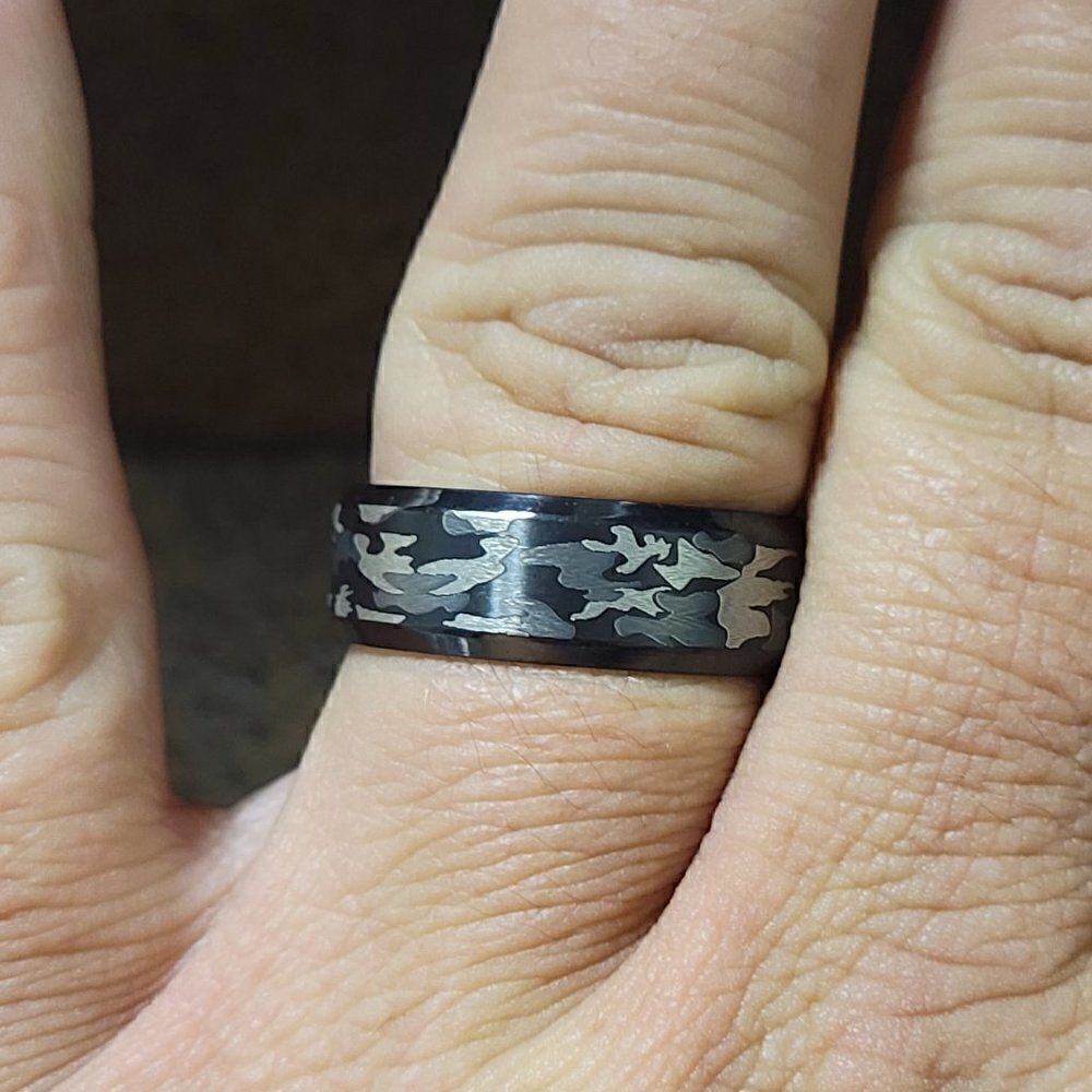 Men's Urban Black and Grey Camo Wedding Ring Band - Camouflage Wedding Ring - Picture 2 of 8
